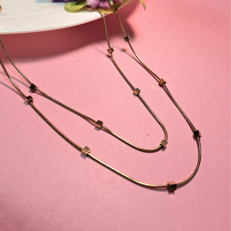 Dual-layer gold necklace for elegant daily or party wear