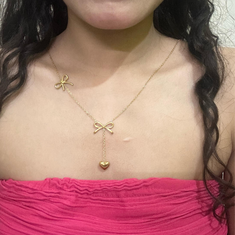 Shell-shaped pearl necklace with oceanic elegance