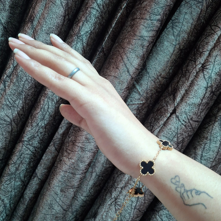 Black anti-tarnish dual-side bracelet for edgy style