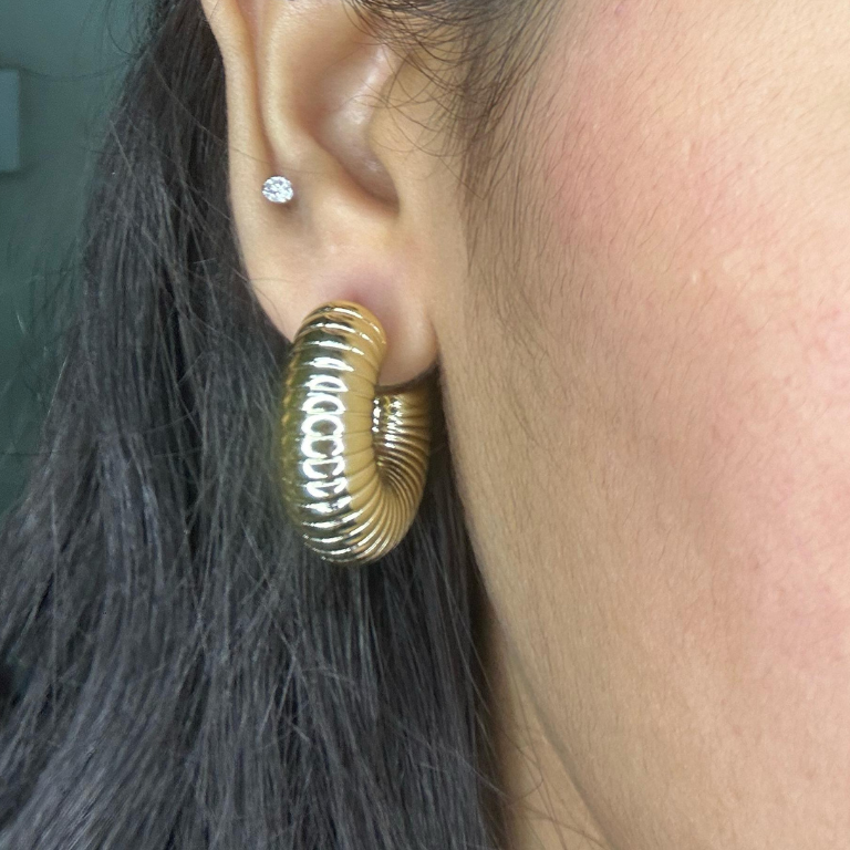 Anti-tarnish golden hoop earrings for everyday shine