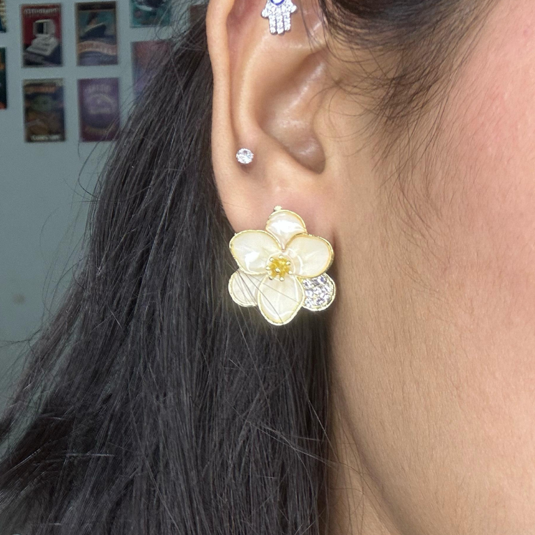 Stainless steel floral design studs perfect for minimal look