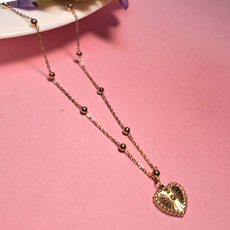 Two-sided heart necklace for romantic and versatile styling