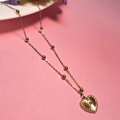 Two-sided heart necklace for romantic and versatile styling