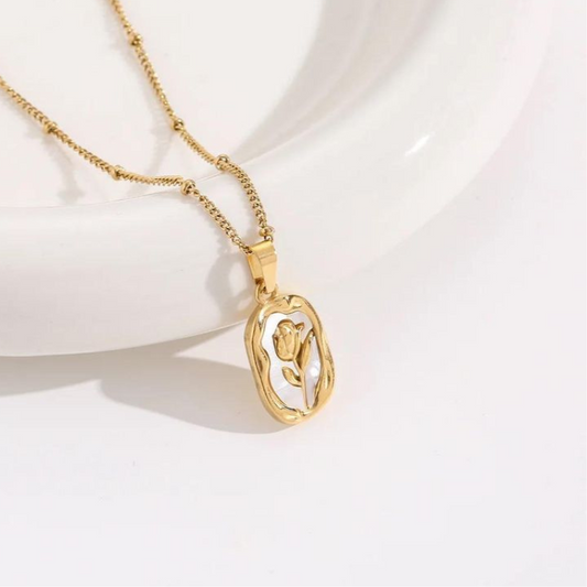 Rose-inspired pendant necklace with romantic floral design