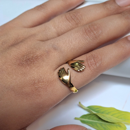 Hug-style ring expressing love and affection