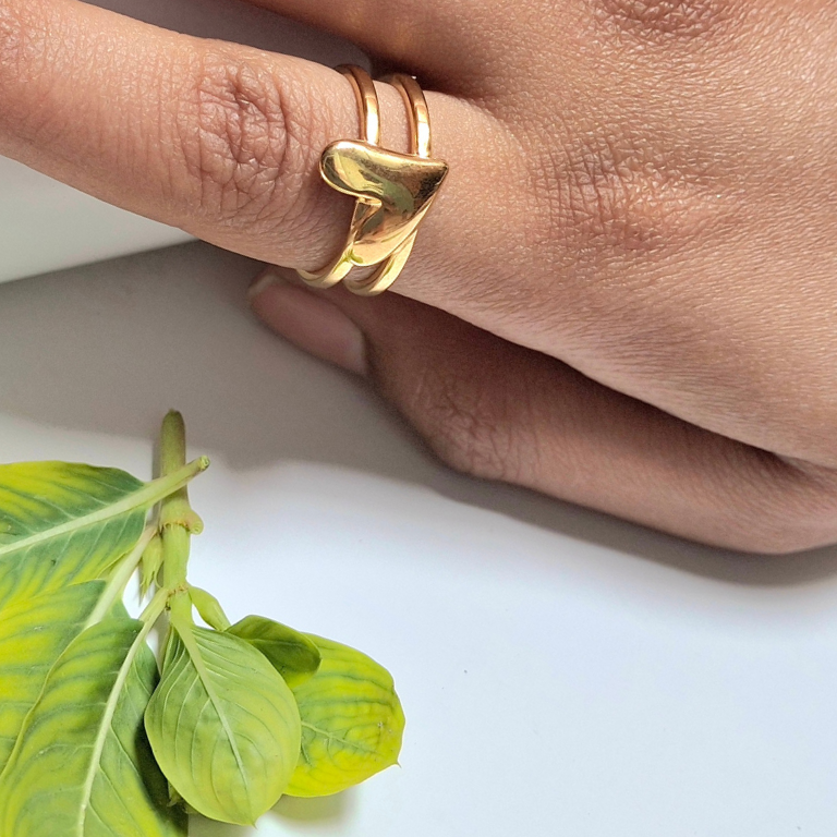 Cute love heart ring for romantic gestures