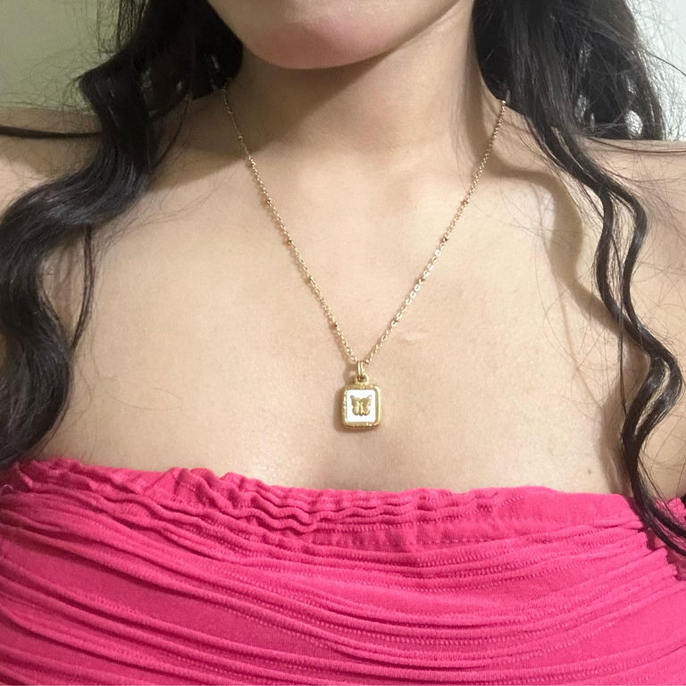 Simple butterfly pendant necklace for elegant look