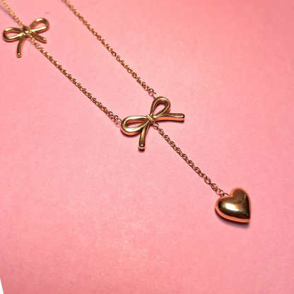 Shell-shaped pearl necklace with oceanic elegance