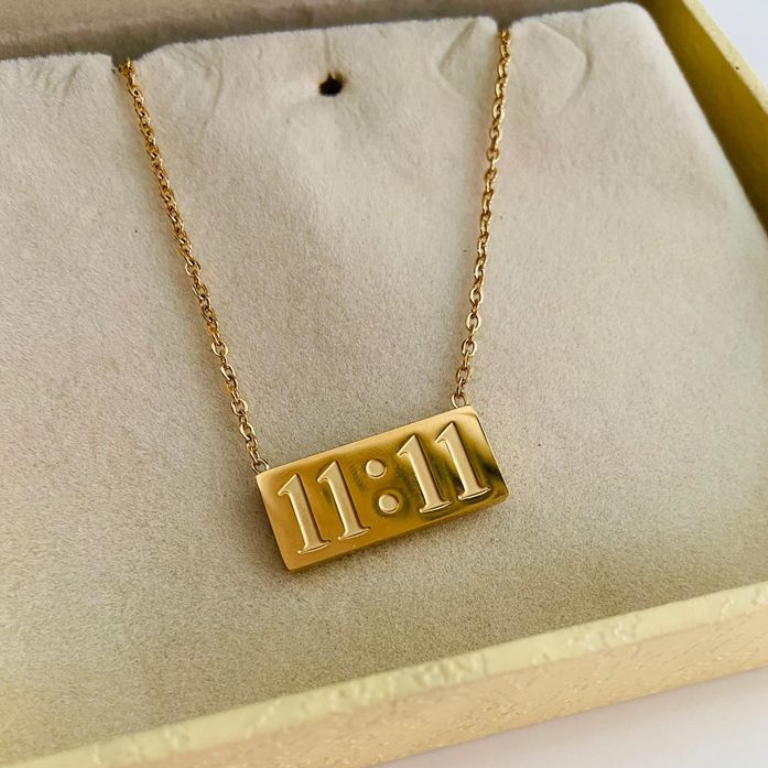 Minimalist 11:11 stainless steel pendant necklace for everyday wear